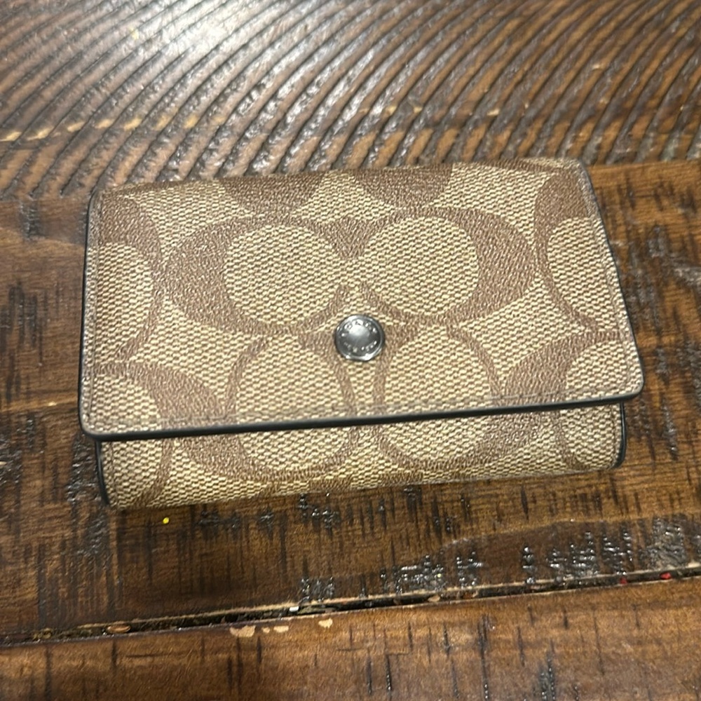 Used Coach 5 key Holder